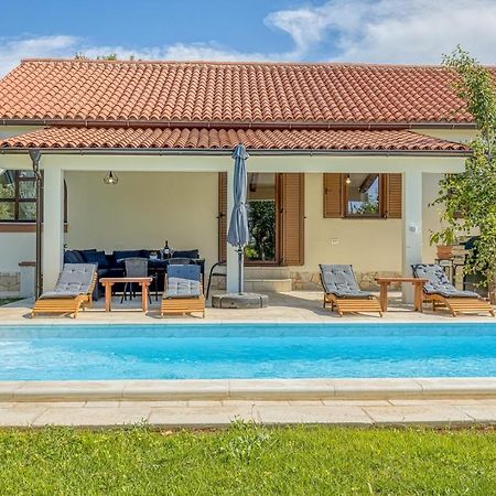 Villa Agatta With Private Pool Smoljanci 외부 사진