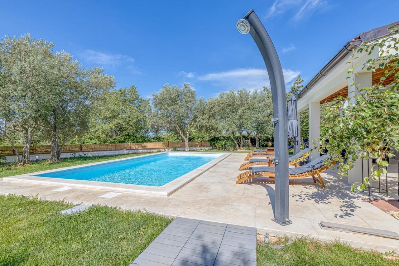 Villa Agatta With Private Pool Smoljanci 외부 사진