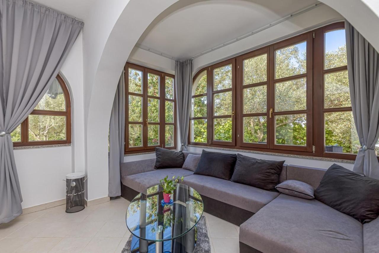 Villa Agatta With Private Pool Smoljanci 외부 사진