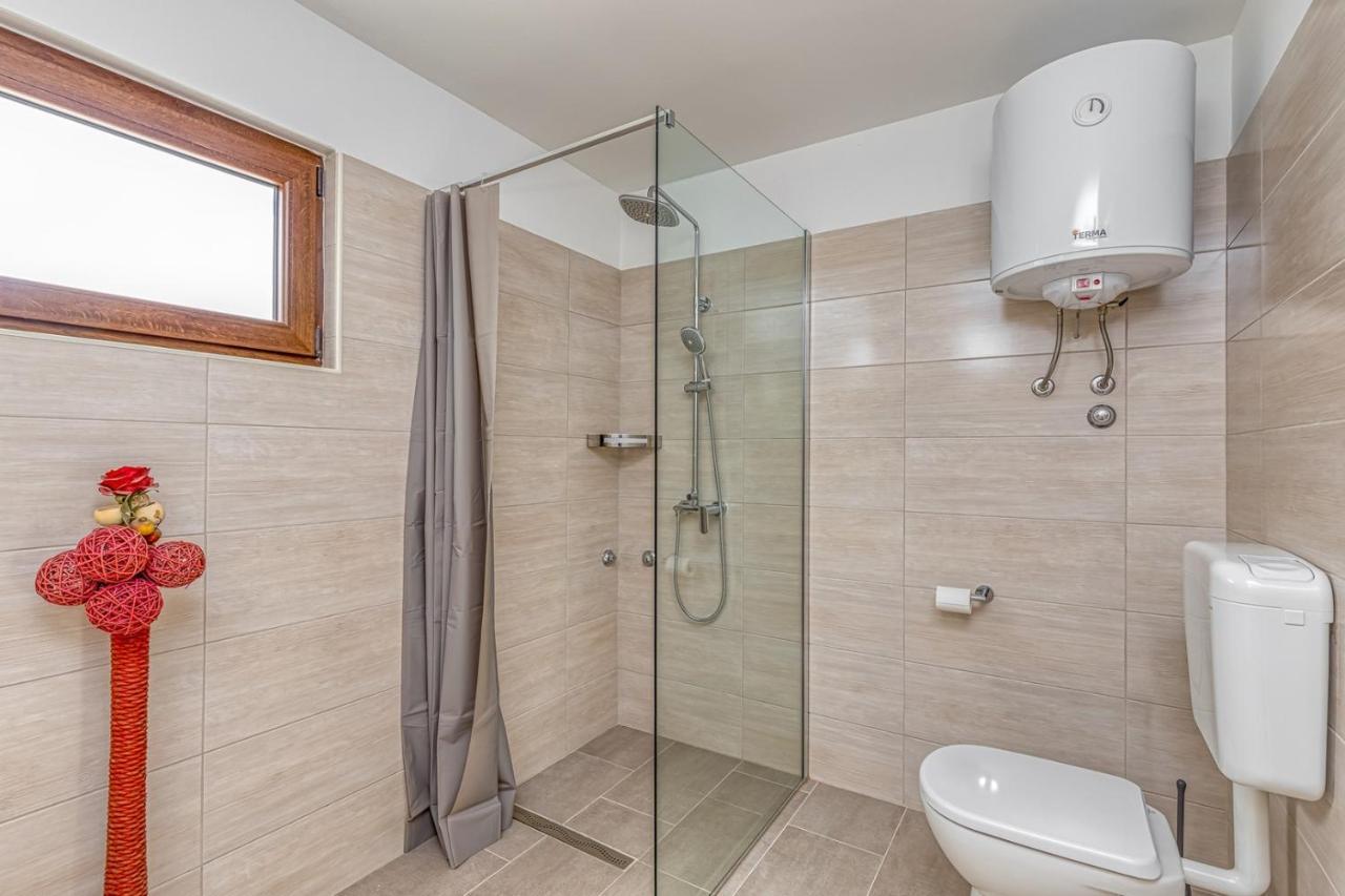 Villa Agatta With Private Pool Smoljanci 외부 사진
